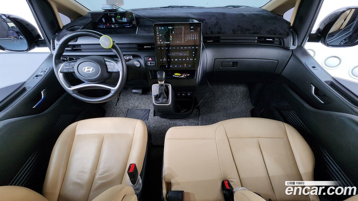 Hyundai Staria 2025