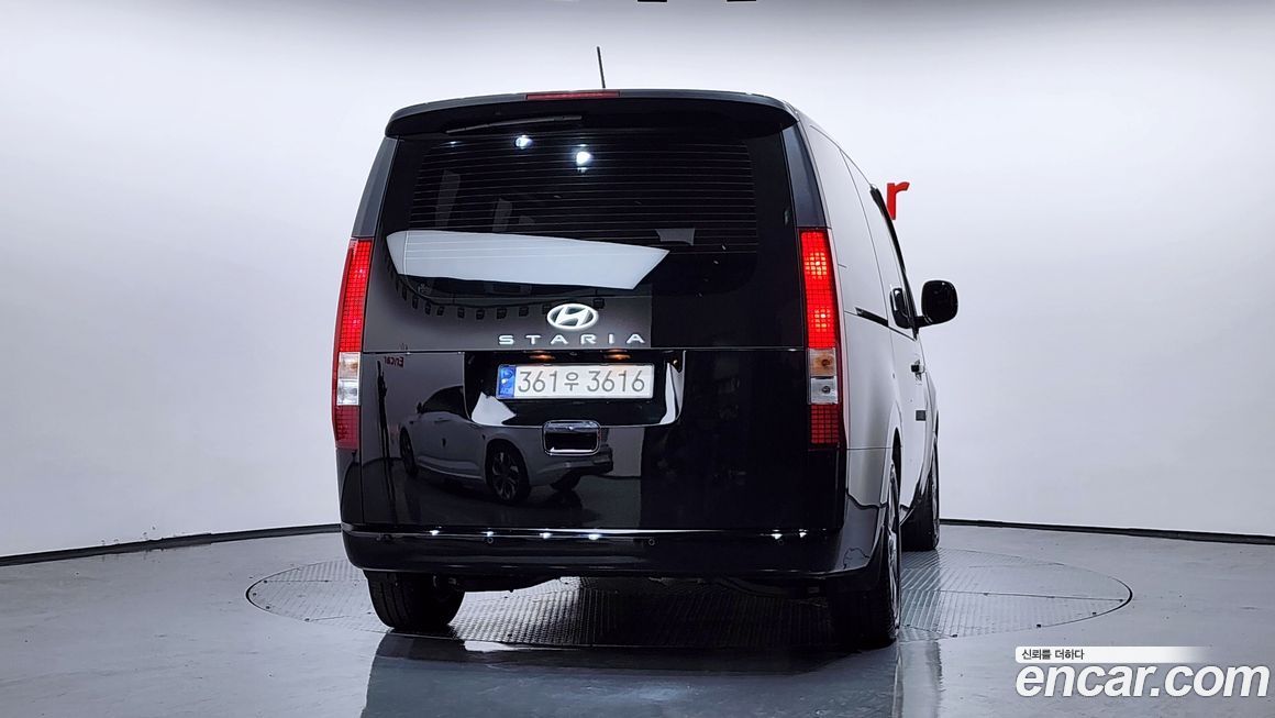Hyundai Staria 2025