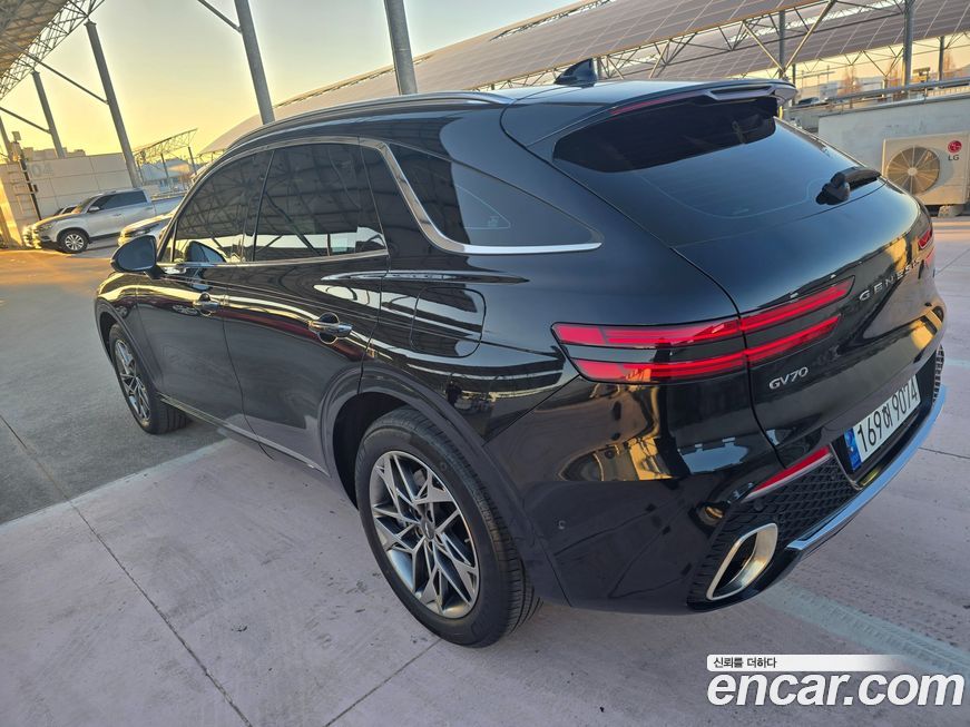 Genesis GV70 2023