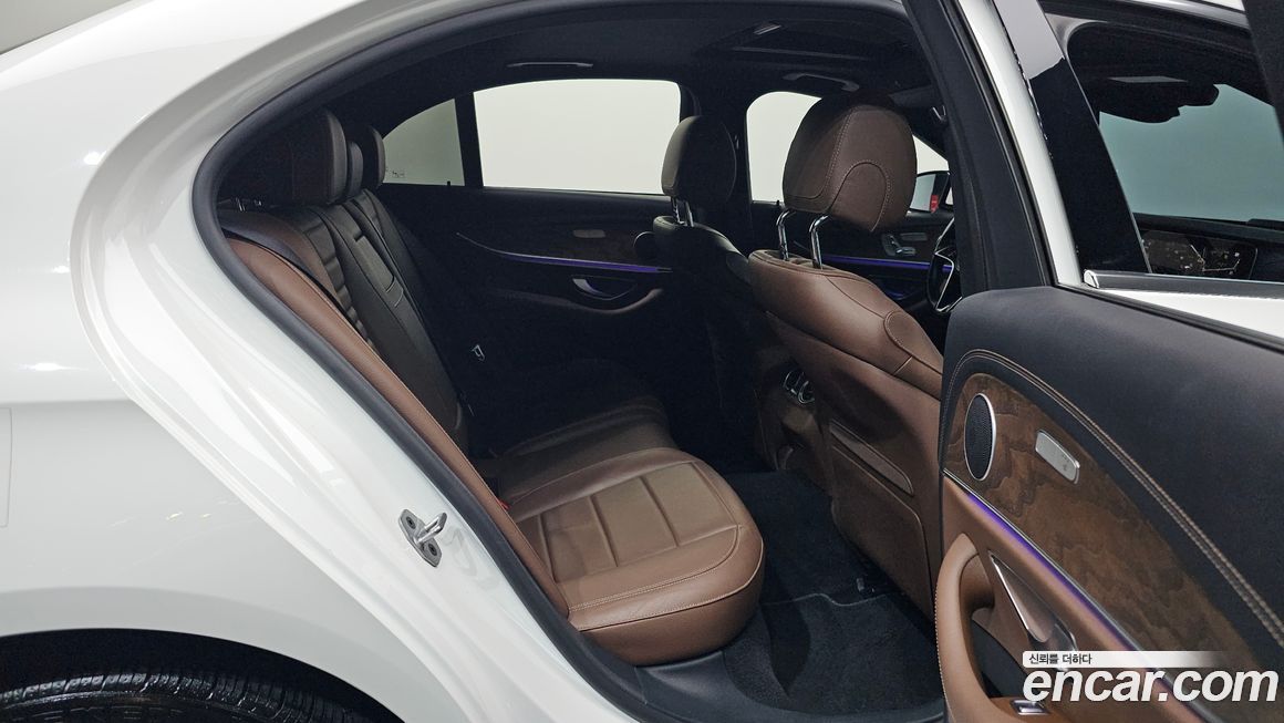 Mercedes-Benz E-Class 2022