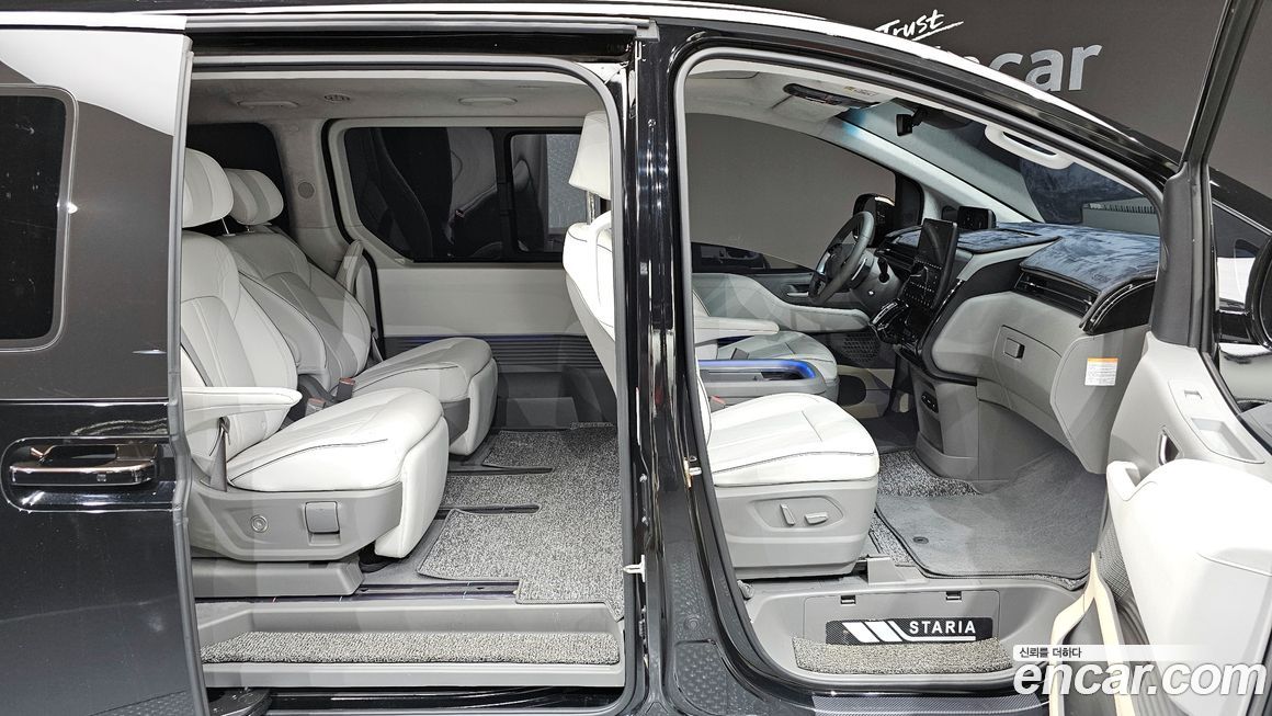 Hyundai Staria 2025