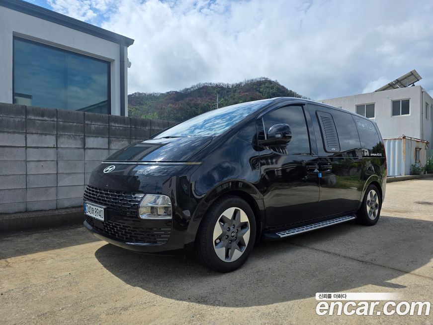 Hyundai Staria 2025