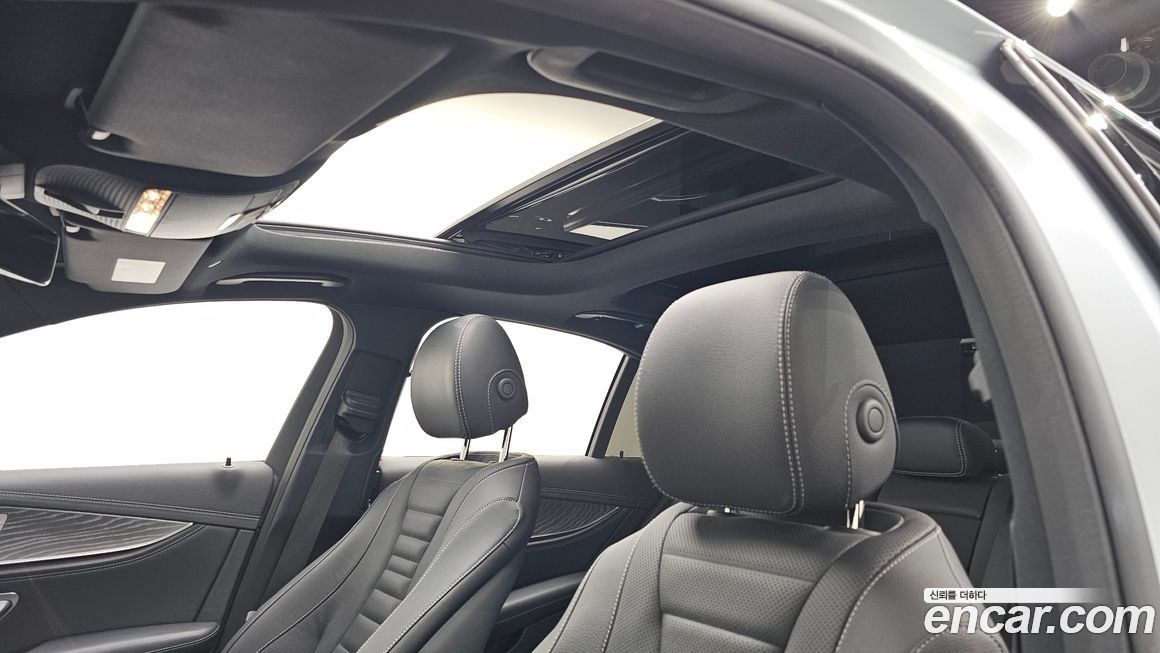 Mercedes-Benz E-Class 2022