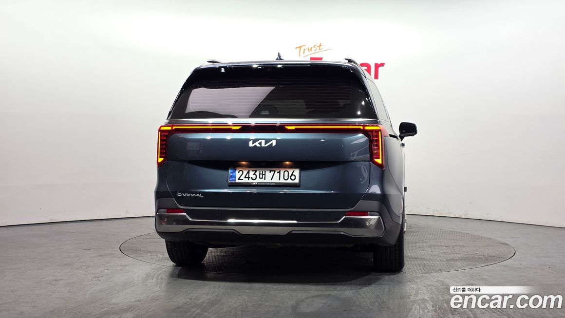 Kia Canival 2024