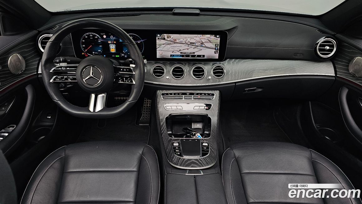 Mercedes-Benz E-Class 2022