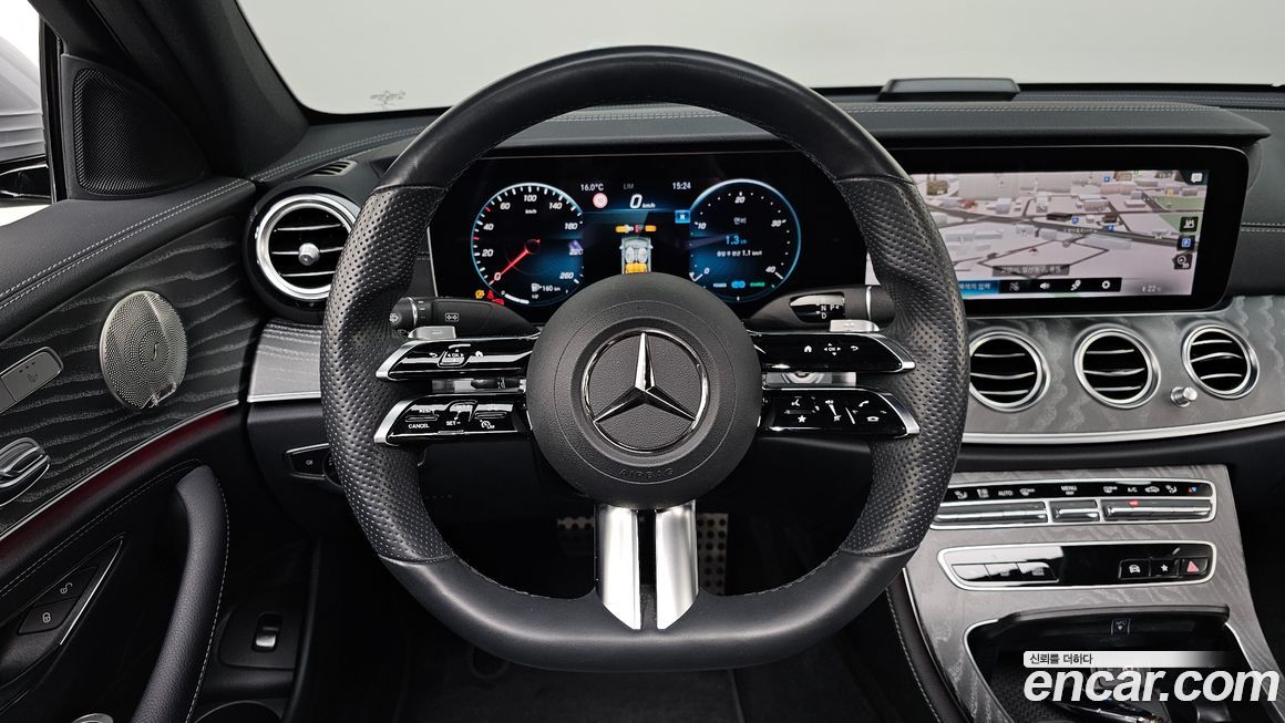 Mercedes-Benz E-Class 2022