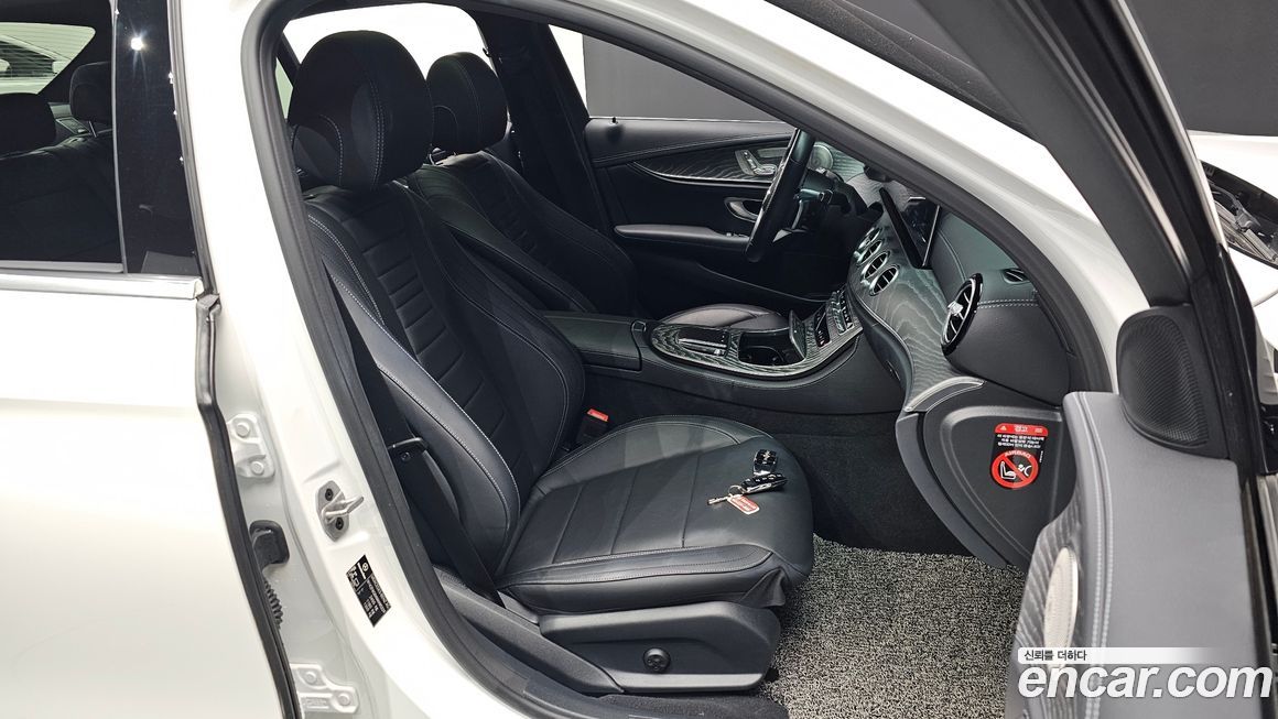 Mercedes-Benz E-Class 2021