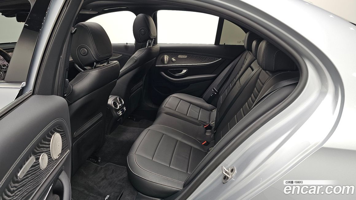 Mercedes-Benz E-Class 2022