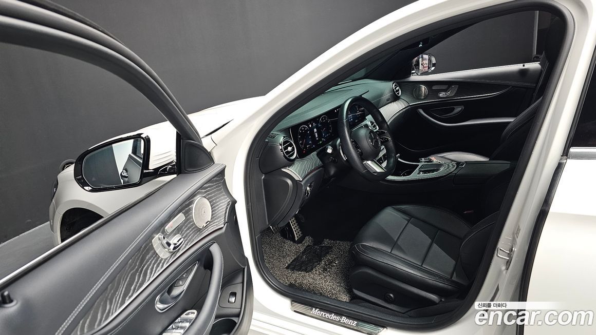 Mercedes-Benz E-Class 2021