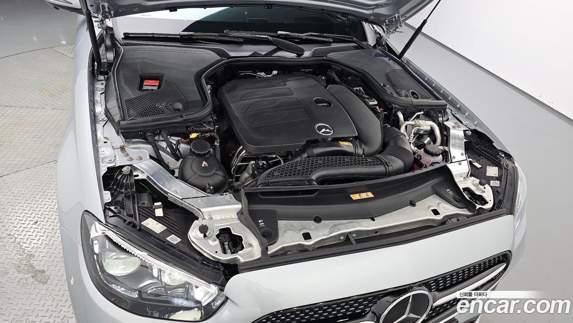 Mercedes-Benz E-Class 2022