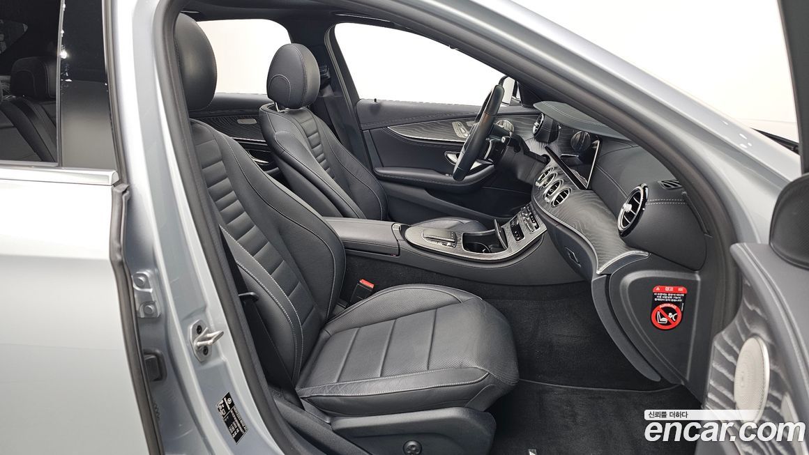 Mercedes-Benz E-Class 2022