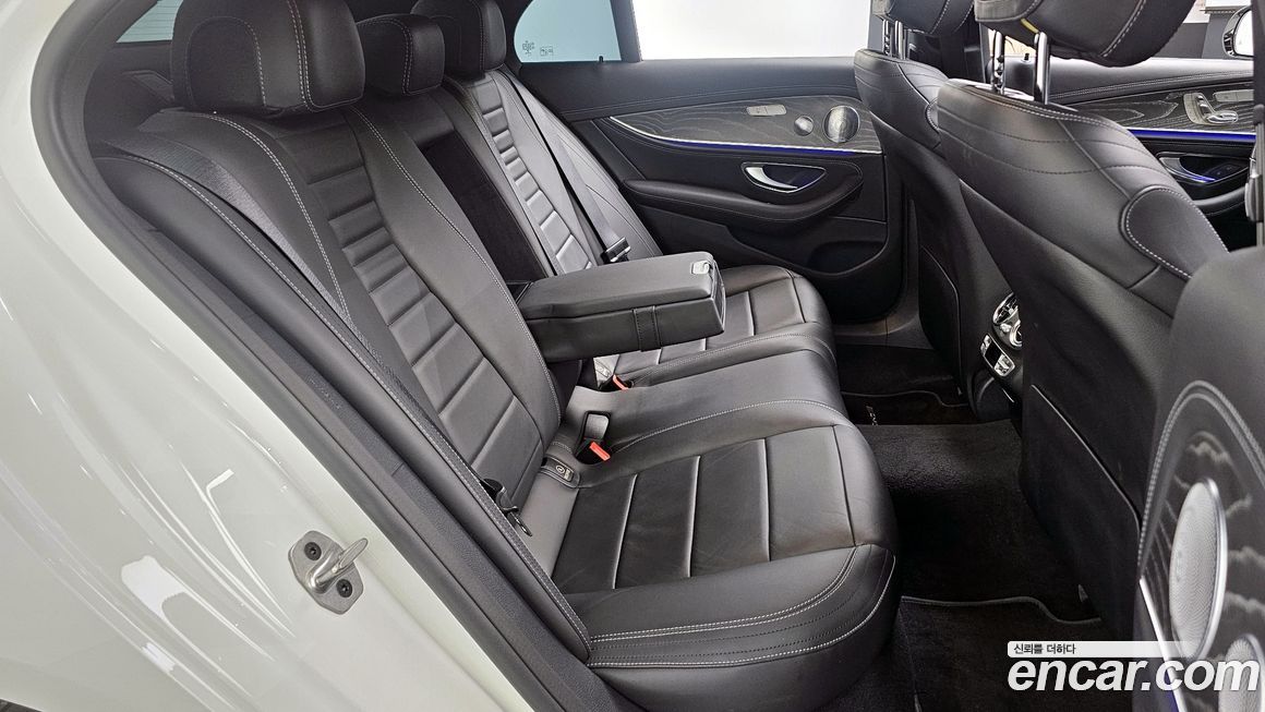 Mercedes-Benz E-Class 2021