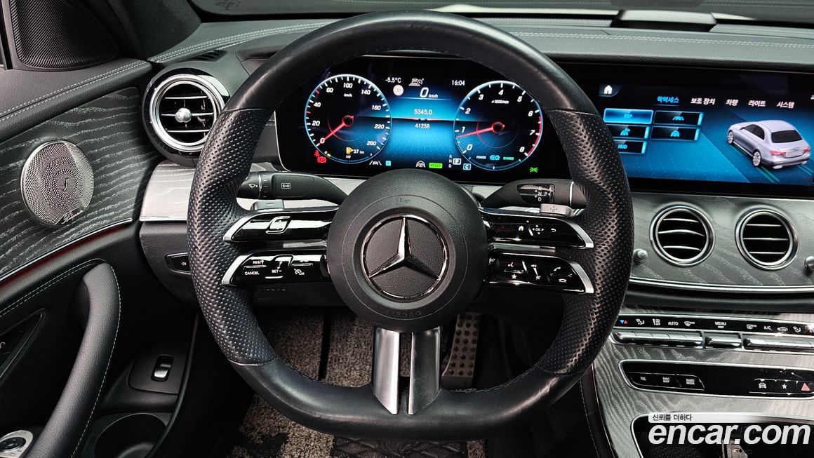 Mercedes-Benz E-Class 2021