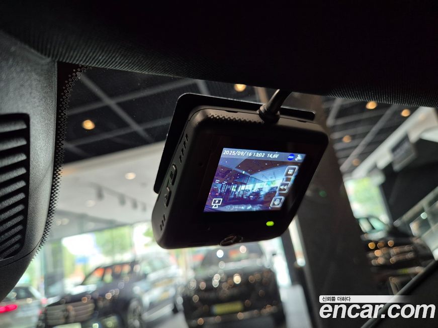 Mercedes-Benz C-Class 2025