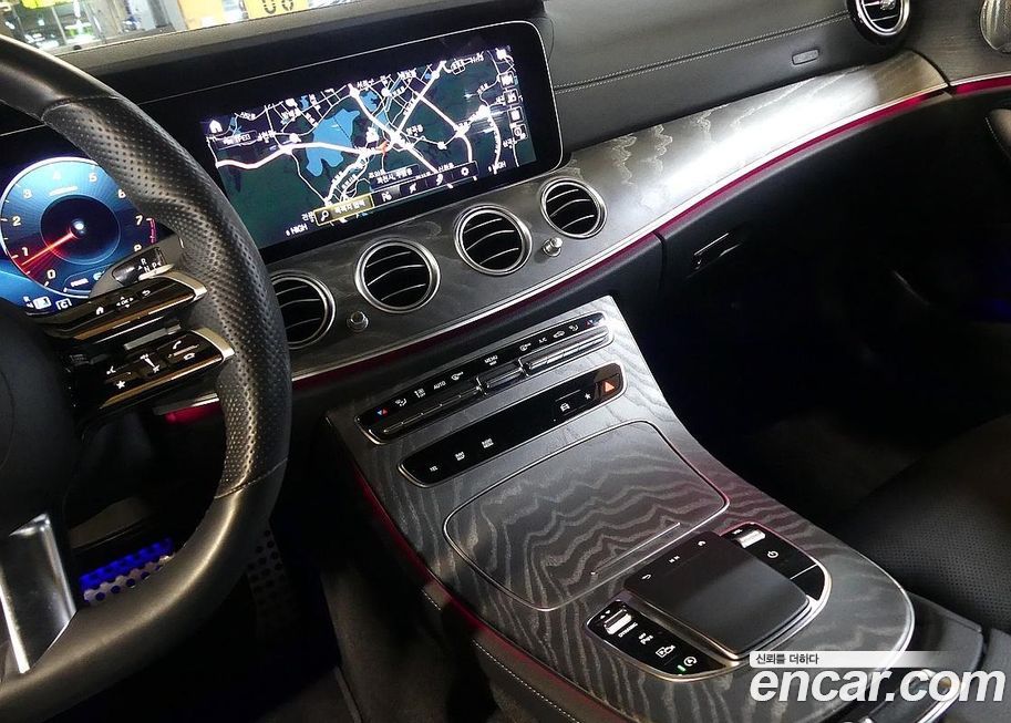 Mercedes-Benz E-Class 2022