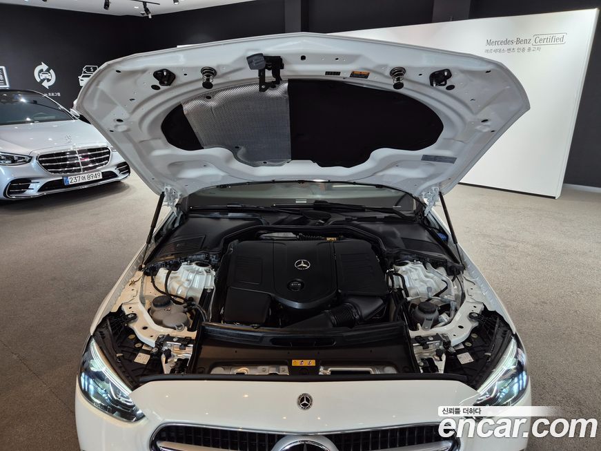 Mercedes-Benz C-Class 2025