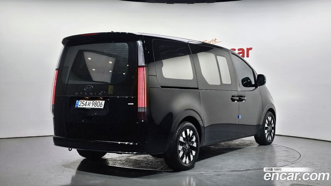 Hyundai Staria 2025