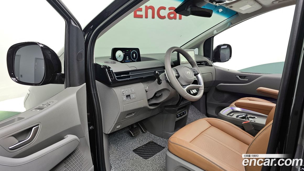 Hyundai Staria 2025