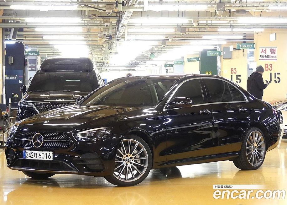 Mercedes-Benz E-Class 2022