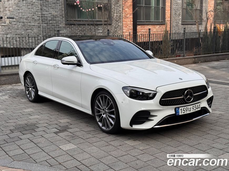 Mercedes-Benz E-Class 2022