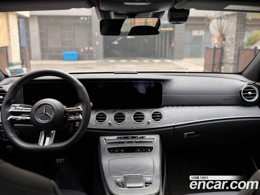 Mercedes-Benz E-Class 2022