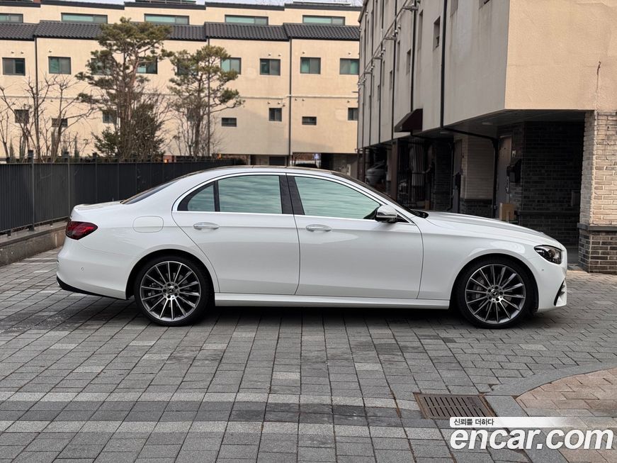 Mercedes-Benz E-Class 2022