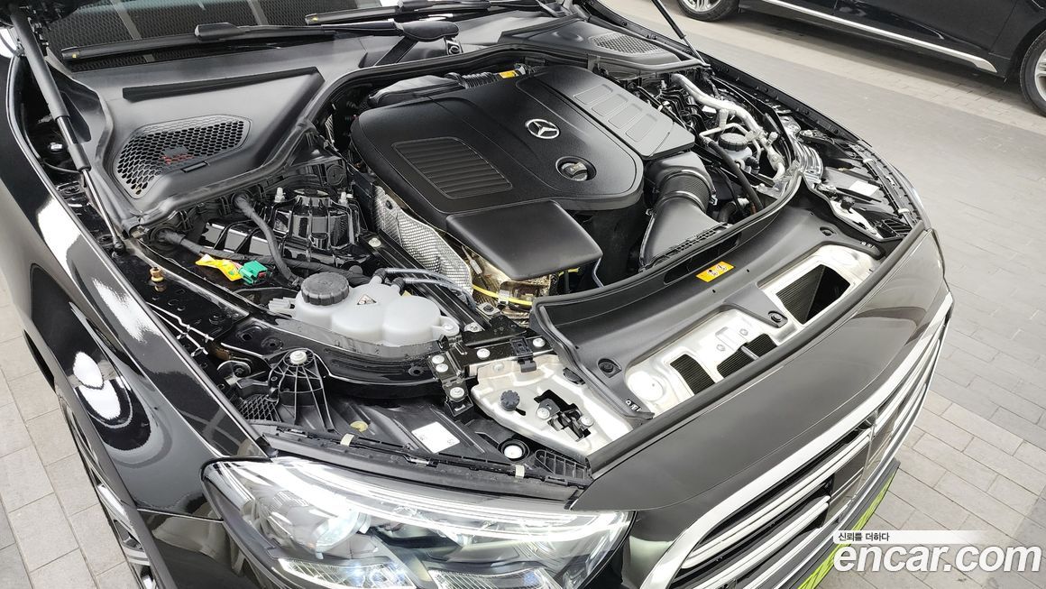 Mercedes-Benz E-Class 2025