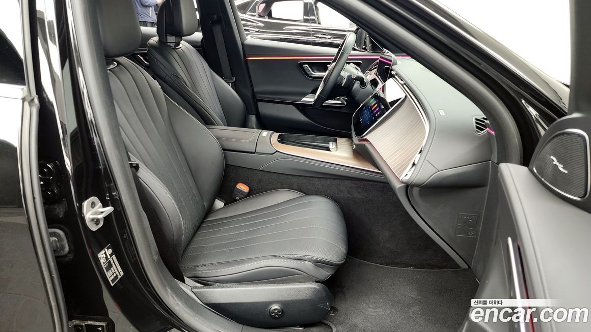 Mercedes-Benz E-Class 2025