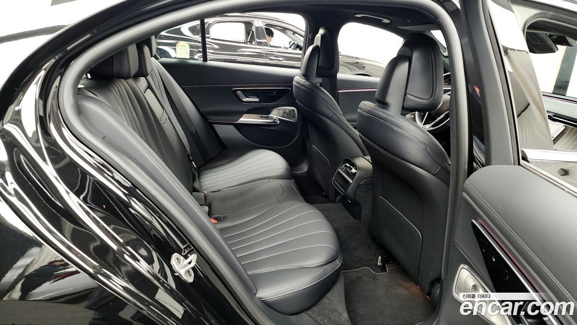 Mercedes-Benz E-Class 2025