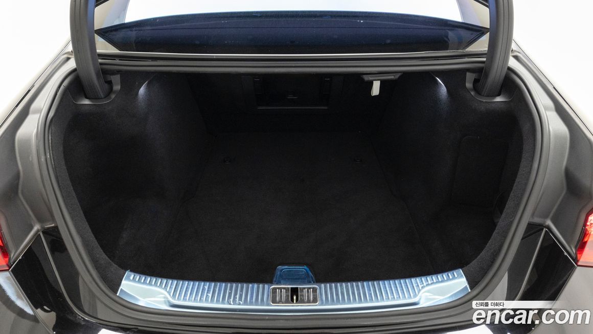 Mercedes-Benz S-Class 2022