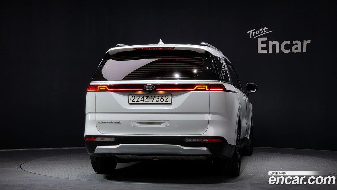 Kia Canival 2021