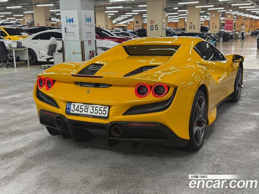 Ferrari F8 2022