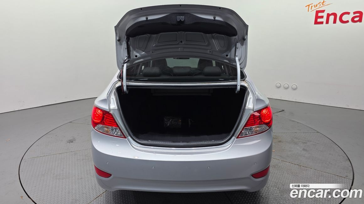Hyundai Accent 2012