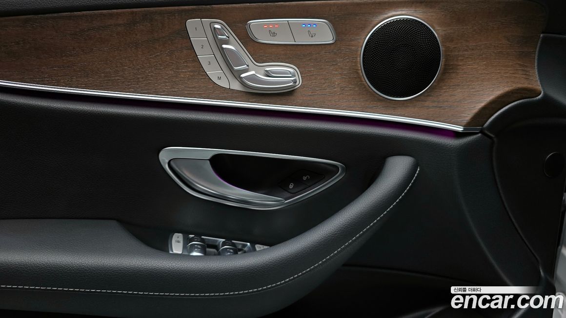 Mercedes-Benz E-Class 2022