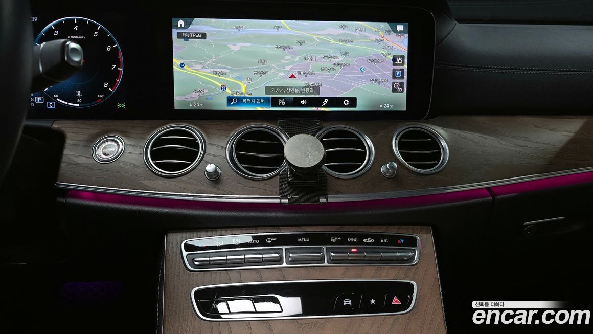 Mercedes-Benz E-Class 2022