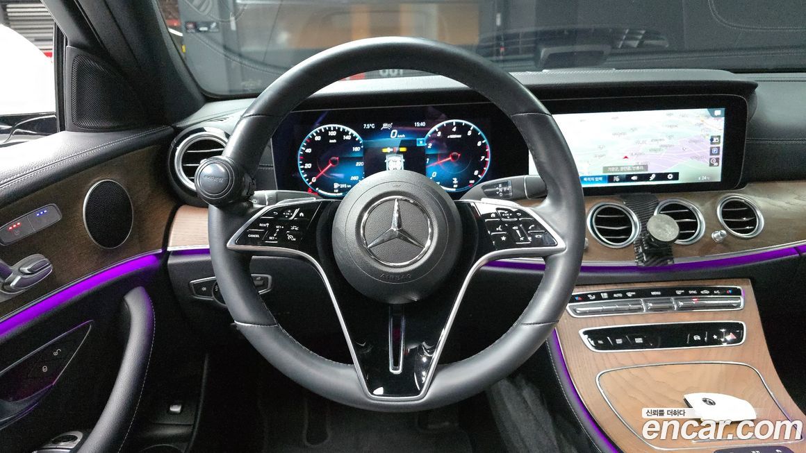 Mercedes-Benz E-Class 2022