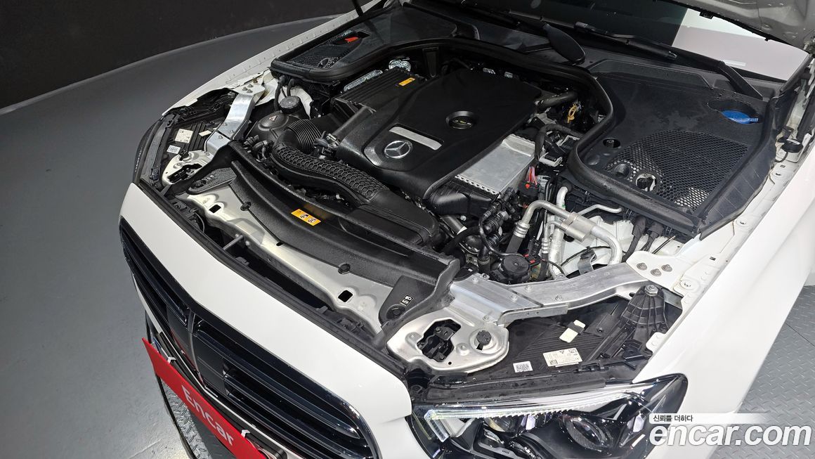 Mercedes-Benz E-Class 2022