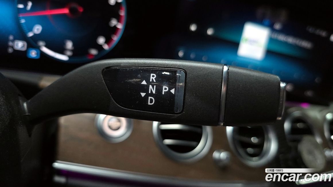 Mercedes-Benz E-Class 2022