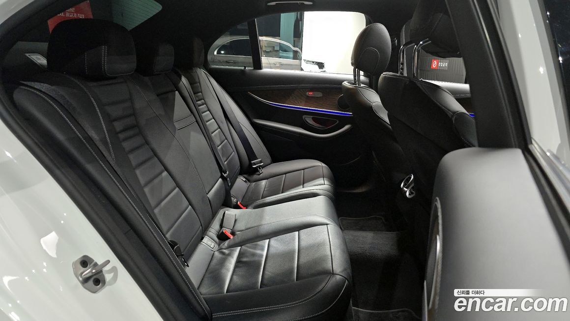 Mercedes-Benz E-Class 2022