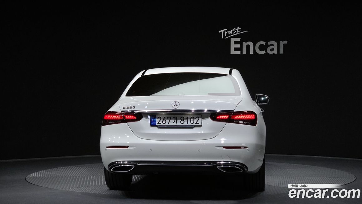 Mercedes-Benz E-Class 2022