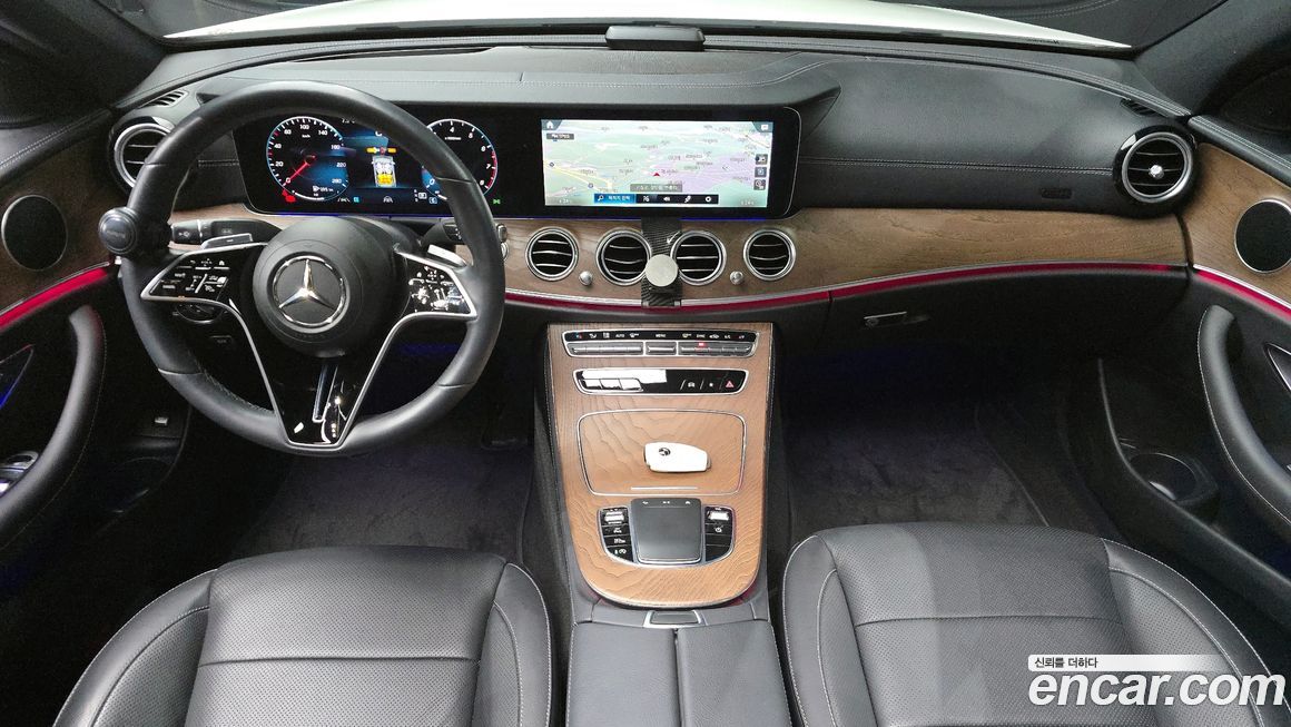 Mercedes-Benz E-Class 2022