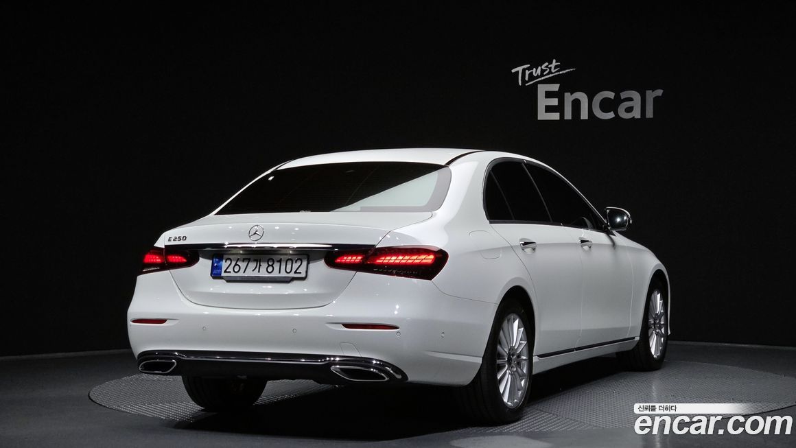 Mercedes-Benz E-Class 2022
