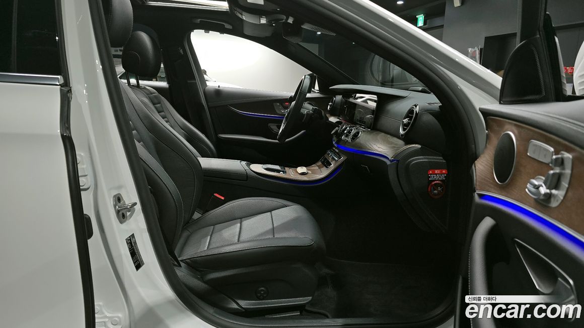 Mercedes-Benz E-Class 2022