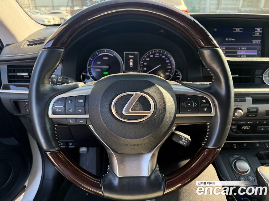 Lexus ES 2018