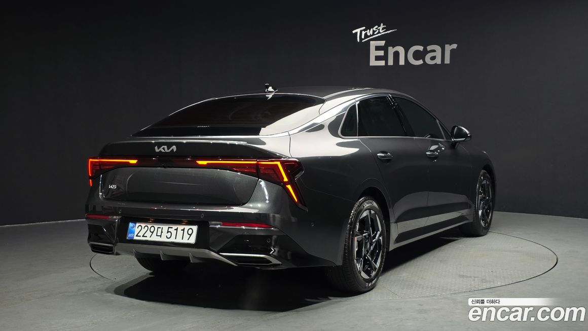 Kia K5 2025