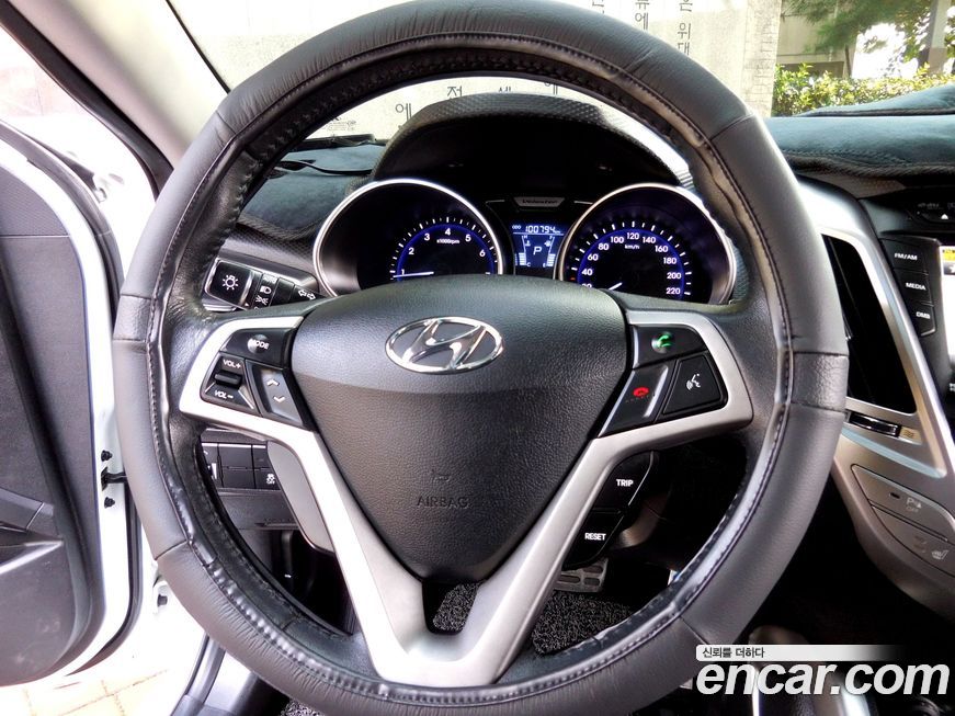 Hyundai Veloster 2012