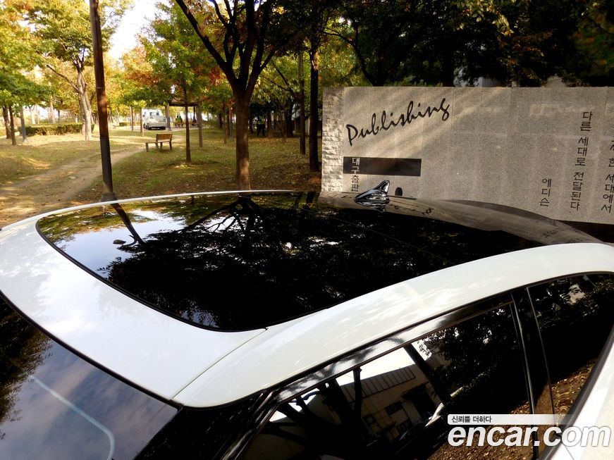 Hyundai Veloster 2012