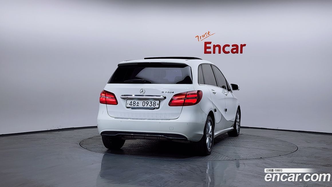 Mercedes-Benz B-Class 2016