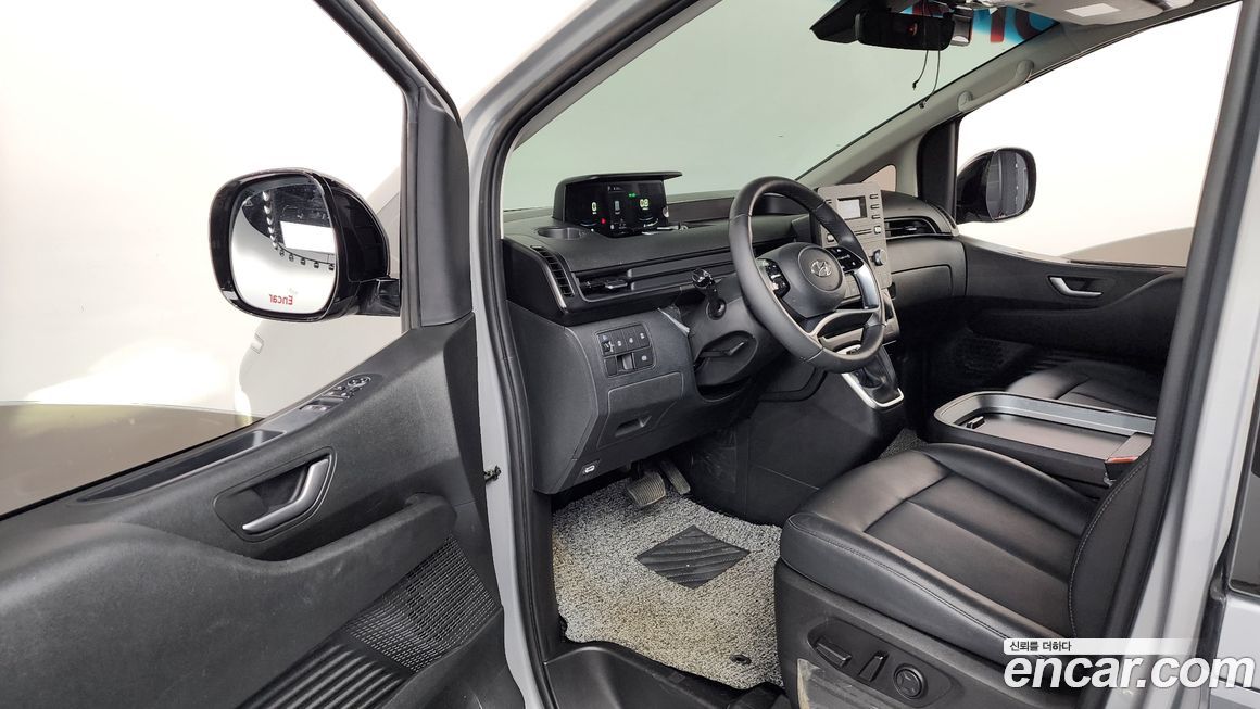 Hyundai Staria 2023