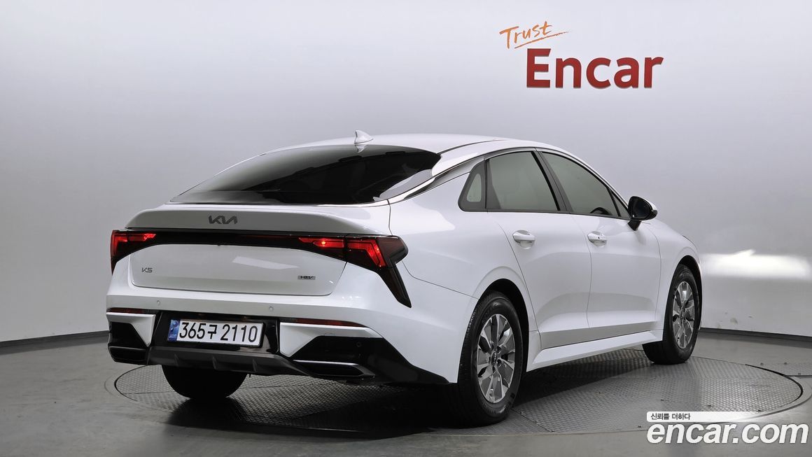 Kia K5 2025